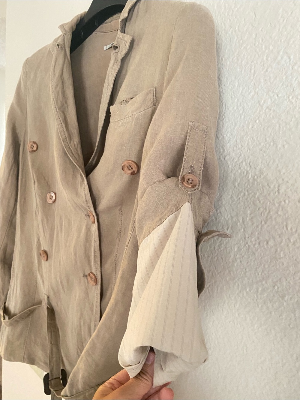Women's 100% Linen Double-Breasted Lightweight Blazer in Taupe - Picture 5 of 11
